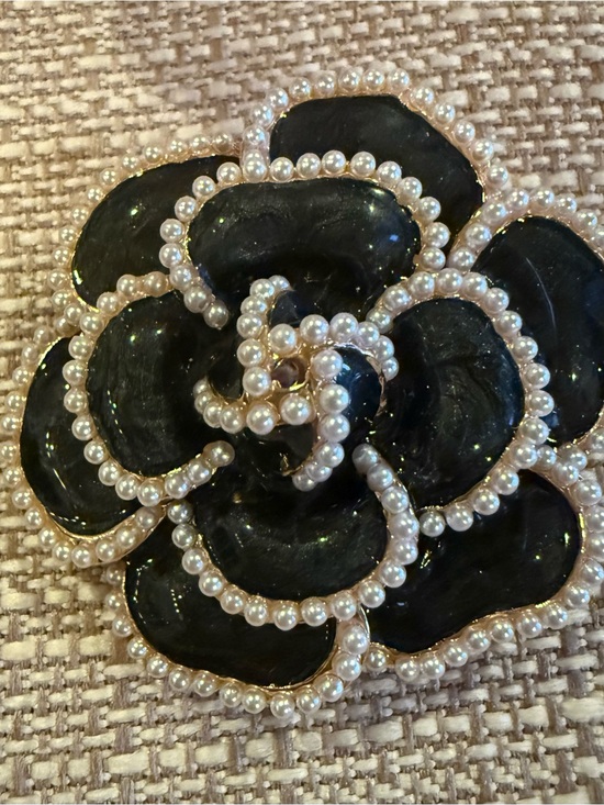 Jewelry - Camellia Pearl Black Enamel Brooch